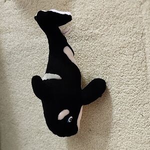 SeaWorld Shamu stuffed musical toy